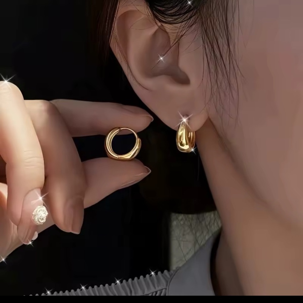 18k Gold Hoop Earrings 1/2” - Picture 4 of 4